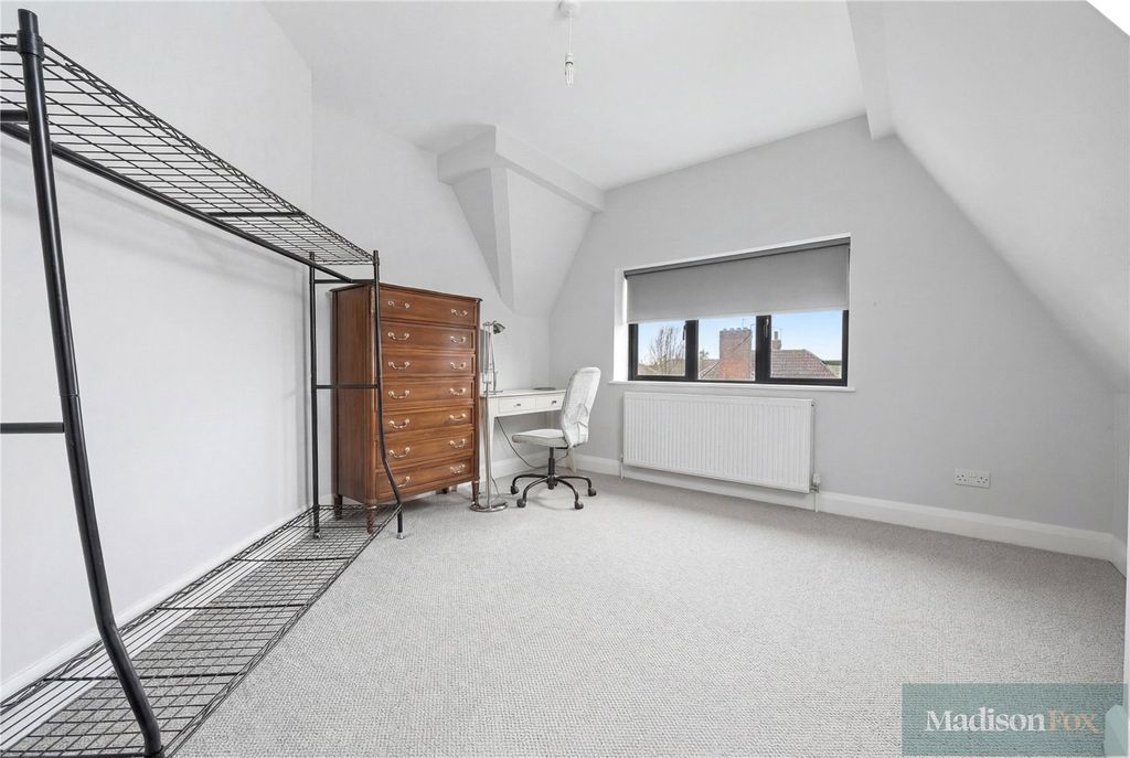 Additional image 23 of 7 bed semi-detached house for saleHigh Road, Loughton, Essex IG10