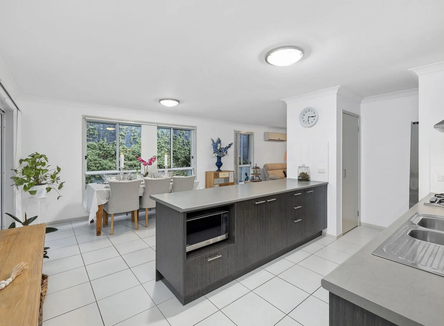 77 Valentine Circuit, Augustine Heights QLD 4300 photo 4