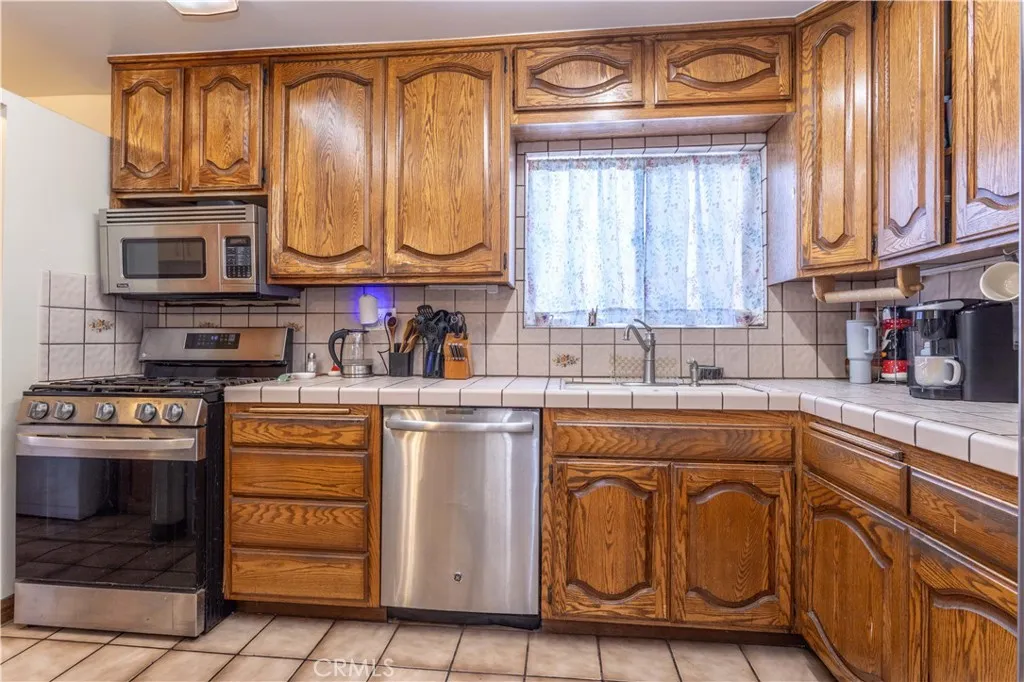 Additional image 36 of 10118 Telfair Ave, Pacoima, CA 91331