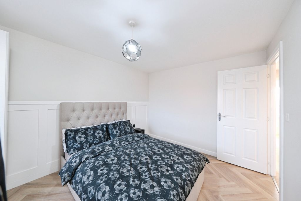 Additional image 11 of 4 bed semi-detached house for salePennington Way, Nottingham NG15