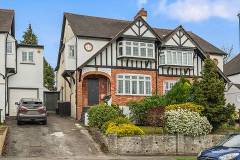 Central Way, Carshalton Beeches SM5