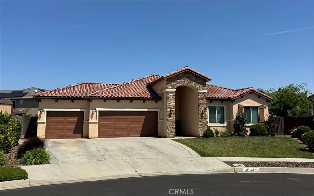 16004 W Ashli Avenue, Kerman, CA 93630