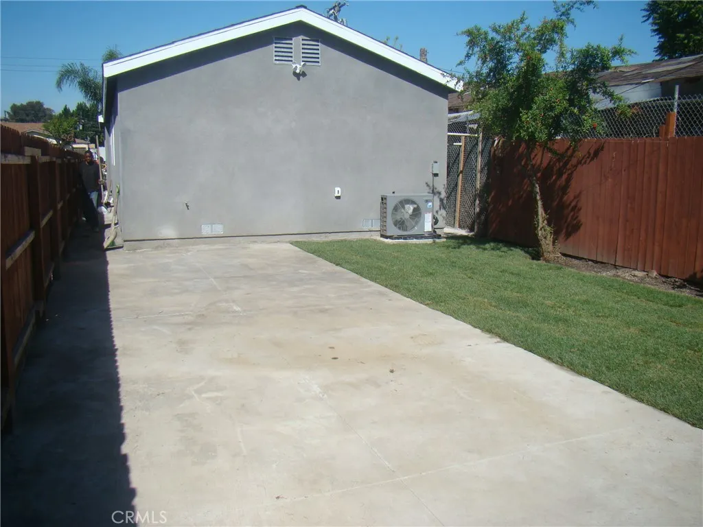 10622 Anzac Ave, Los Angeles, CA 90002
