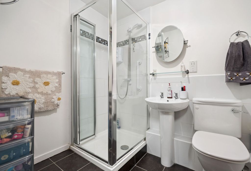 Additional image 8 of 2 bed flat for saleUpper Craigs, Stirling FK8
