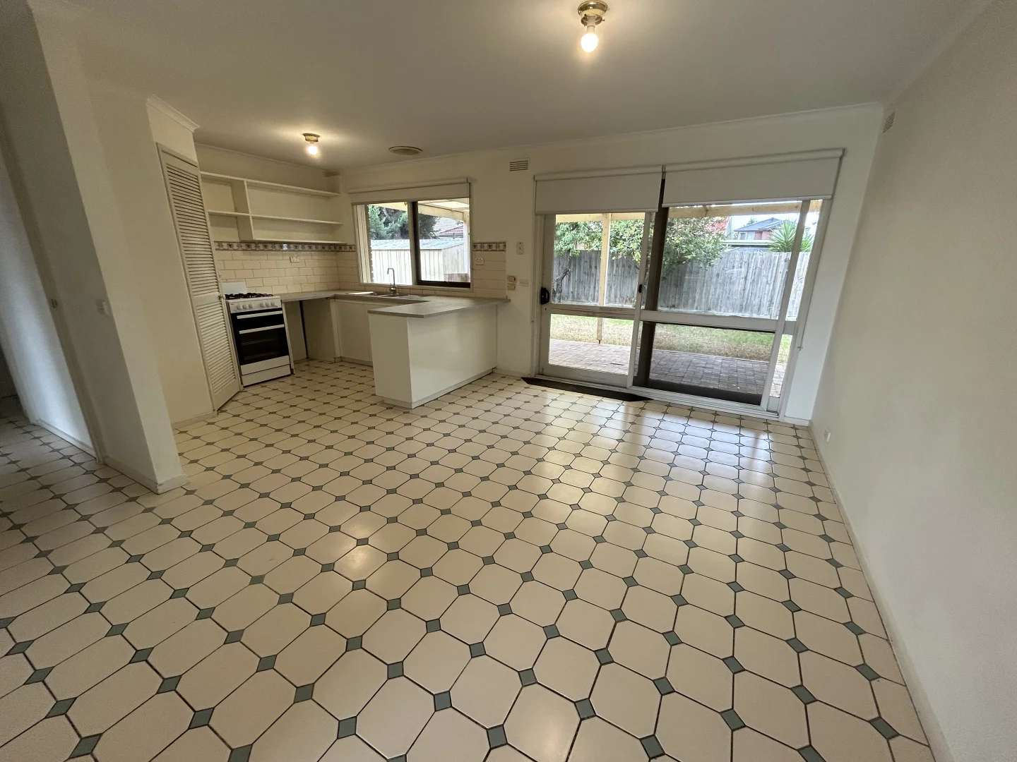 Additional image 4 of 33 Daphne Crescent, Werribee VIC 3030