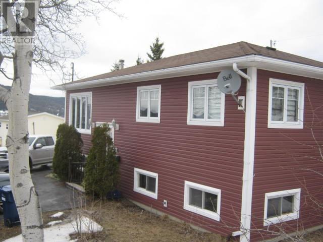2 McWhirters Lane
