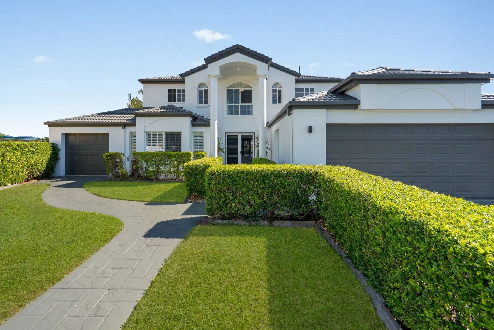 38 Lakeshore Drive, Helensvale QLD 4212