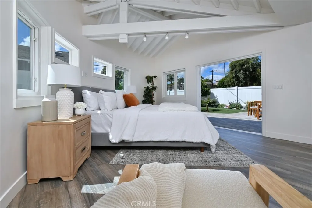 Additional image 97 of 15576 Hesby St, Encino, CA 91436