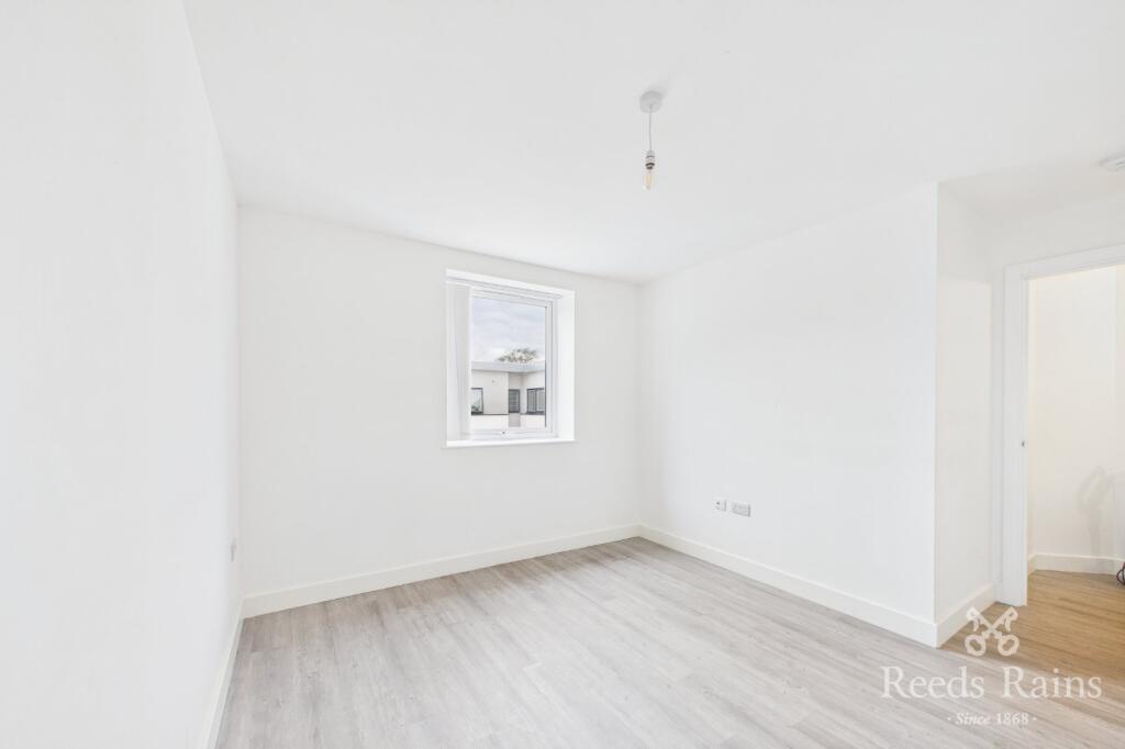 Bingley Road, Bradford, West Yorkshire, BD9 photo 5