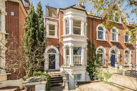 Avenue Crescent, Acton W3