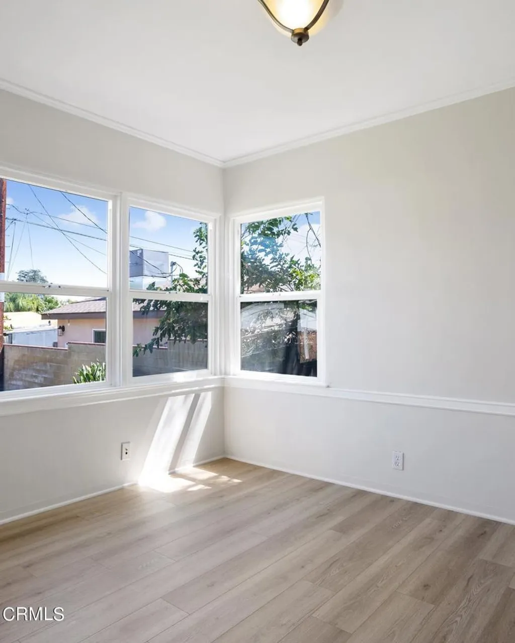 Additional image 13 of 640 E Elmwood Avenue, Burbank, CA 91501