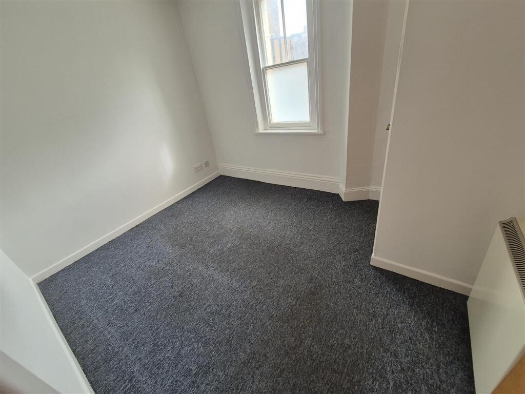 One Bedroom Flat, Lansdowne