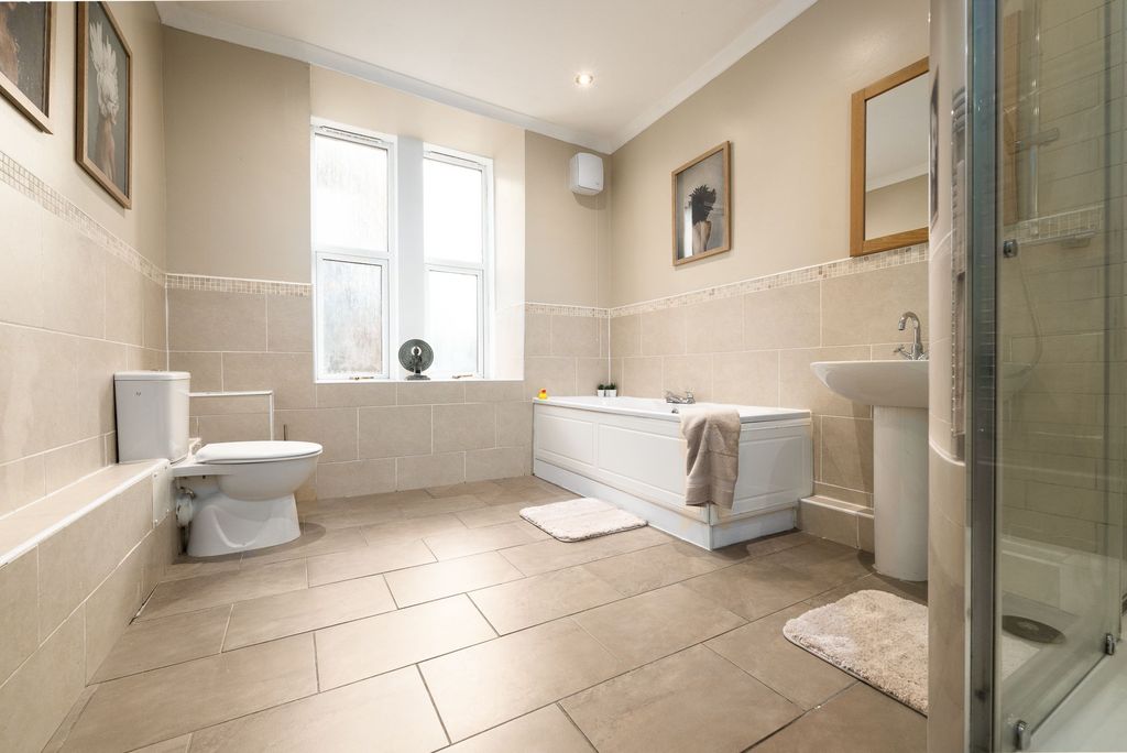 Additional image 15 of 3 bed flat for saleFinnart Street, Greenock PA16