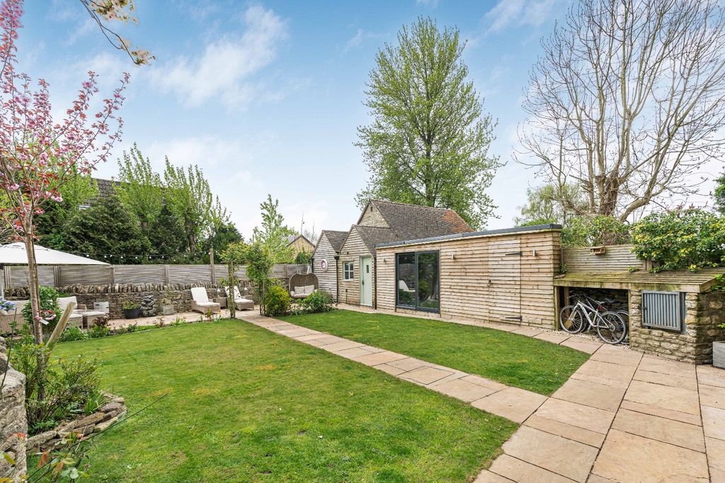 Additional image 37 of 5 bed semi-detached house for saleCirencester Road, Minchinhampton, Stroud, Gloucestershire GL6