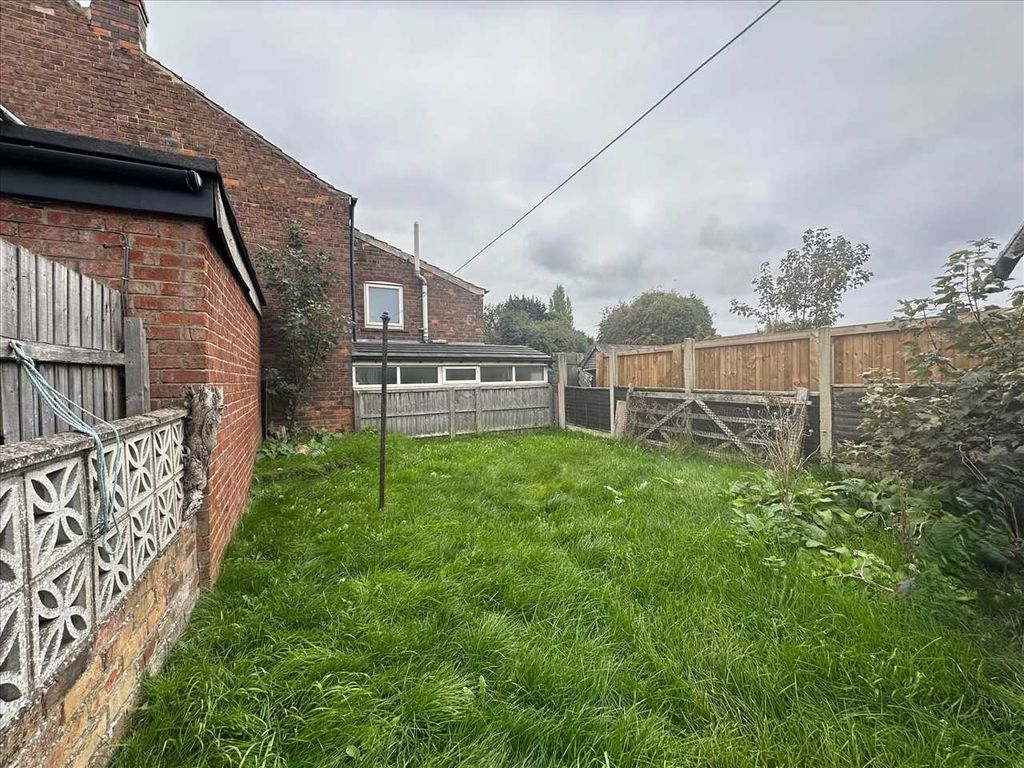 Additional image 12 of 3 bed semi-detached house for saleSt John's Road, Scunthorpe DN16