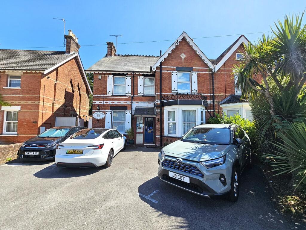 86 Parkstone Road, Poole Park, Poole, BH15