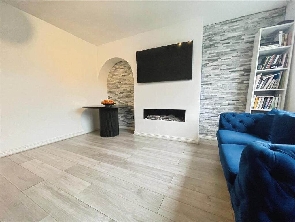 Langdale Avenue Bradford, BD8 0LT photo 3