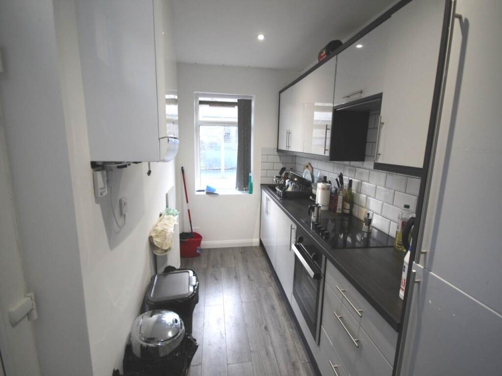 Grove Terrace, , Bradford photo 4