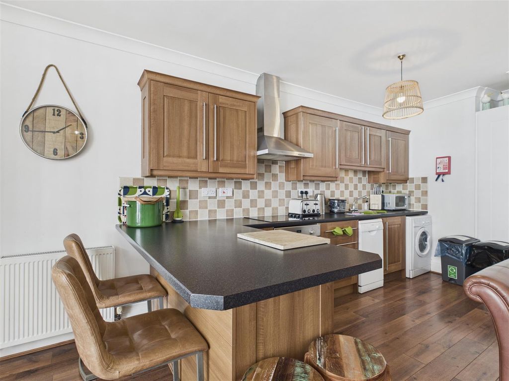 Additional image 17 of 3 bed flat for saleYork House, Tudor Square, Tenby SA70