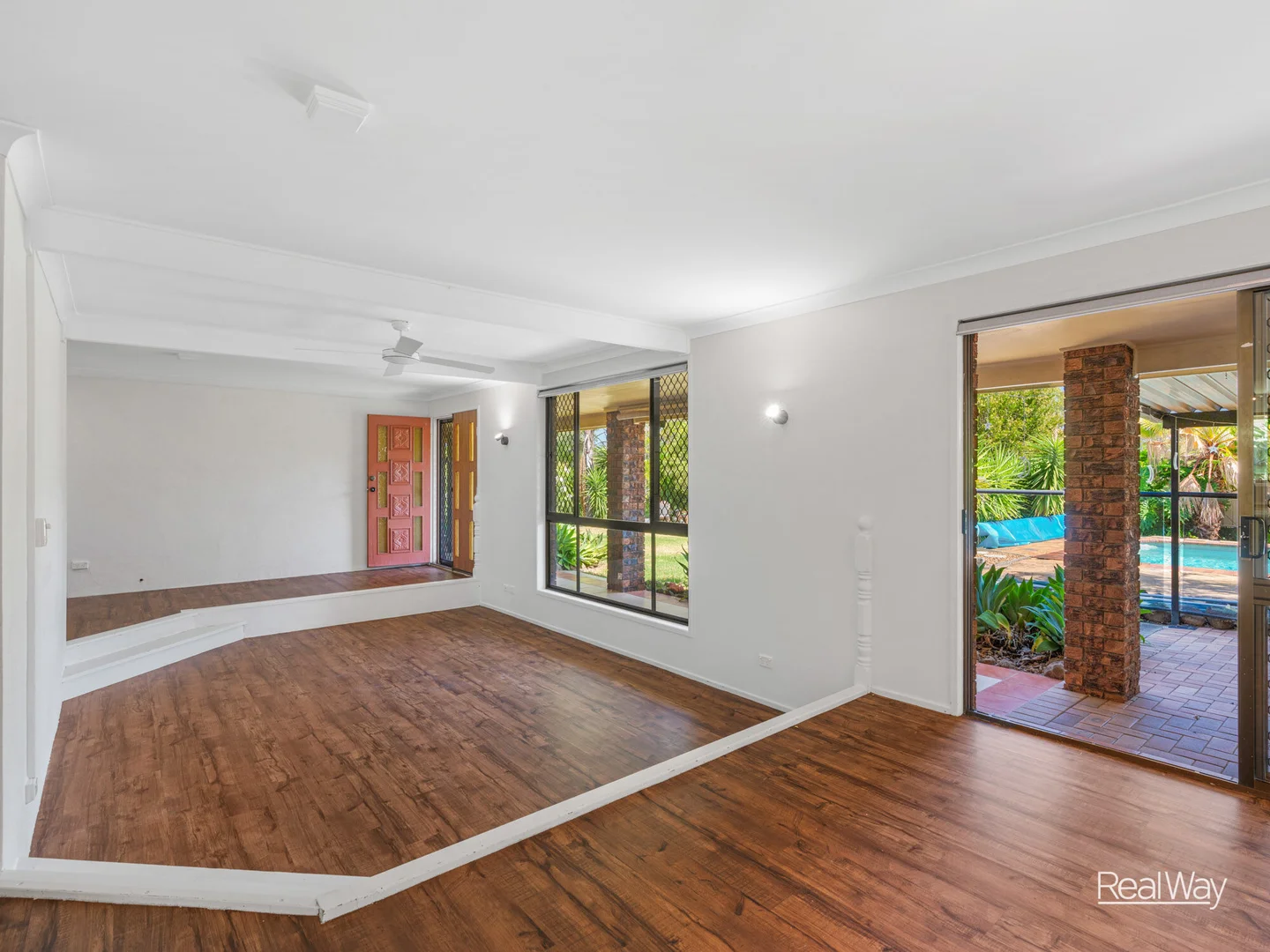 7 Sylvan Court, Glenvale QLD 4350 photo 5