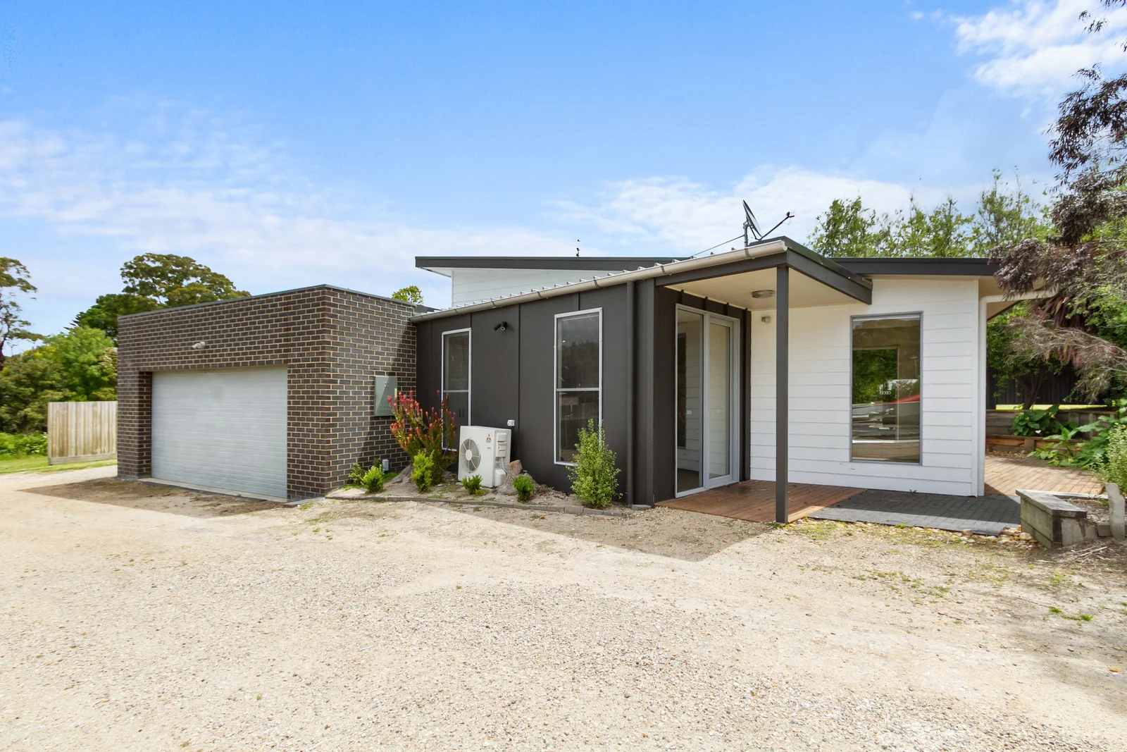 1/24A Laughtons Rd, Kalimna VIC 3909