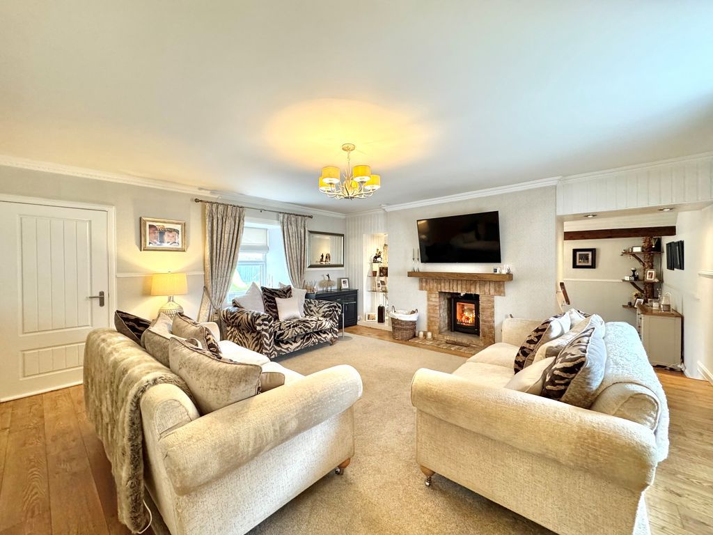 Additional image 2 of 4 bed country house for sale2 East Wardlaw Farm, Grassyards Road, Kilmarnock KA3