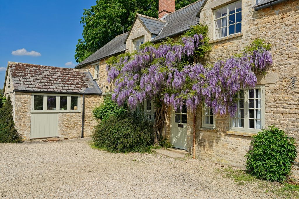 Additional image 4 of 6 bed detached house for saleLechlade, Gloucestershire GL7