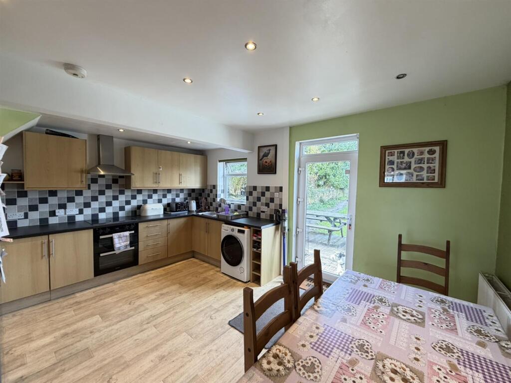 Whitley Road, Keighley photo 4