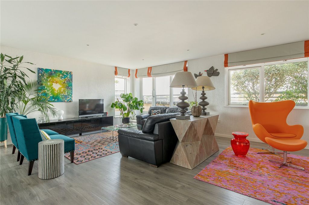 Additional image 2 of 3 bed flat for saleHomerton Street, Cambridge, Cambridgeshire CB2