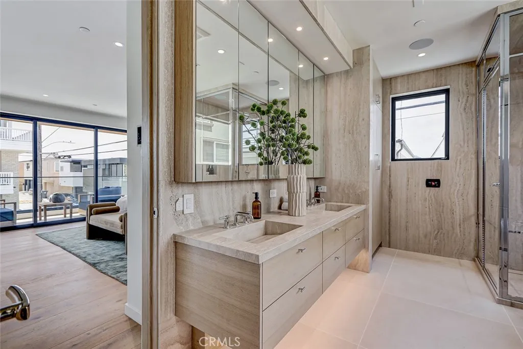 Additional image 50 of 315 25th, Manhattan Beach, CA 90266