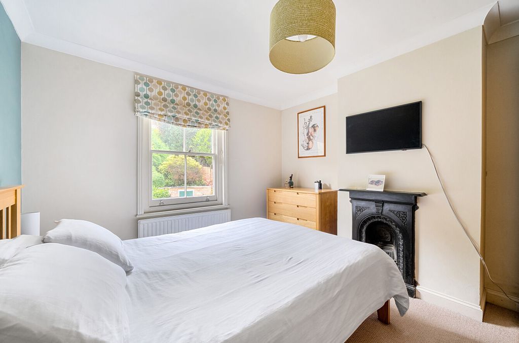 Additional image 7 of 3 bed semi-detached house for saleHaslemere, Surrey GU27