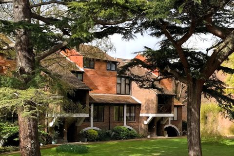 Mallard Place, Strawberry Hill TW1