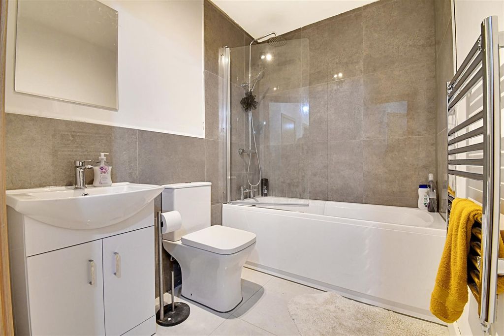 Additional image 9 of 2 bed flat for saleElder Court, Hertford SG13
