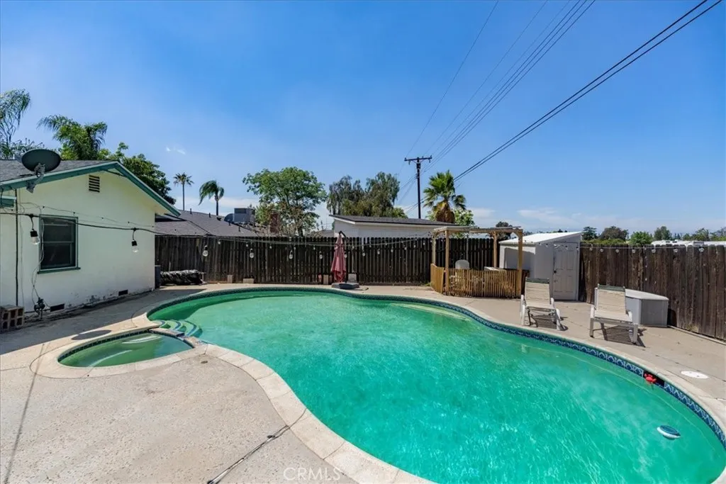 444 Myrtlewood Dr, Calimesa, CA 92320