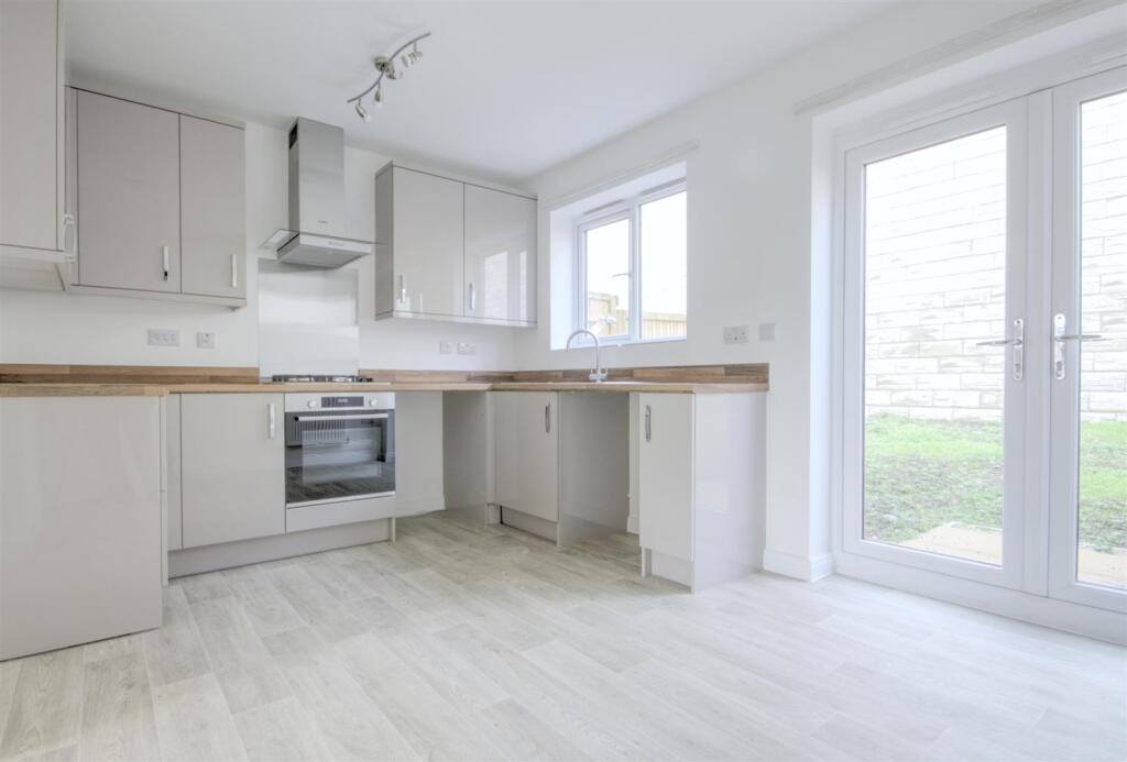 16 Pen-Y-Ghent Road, Skipton photo 2