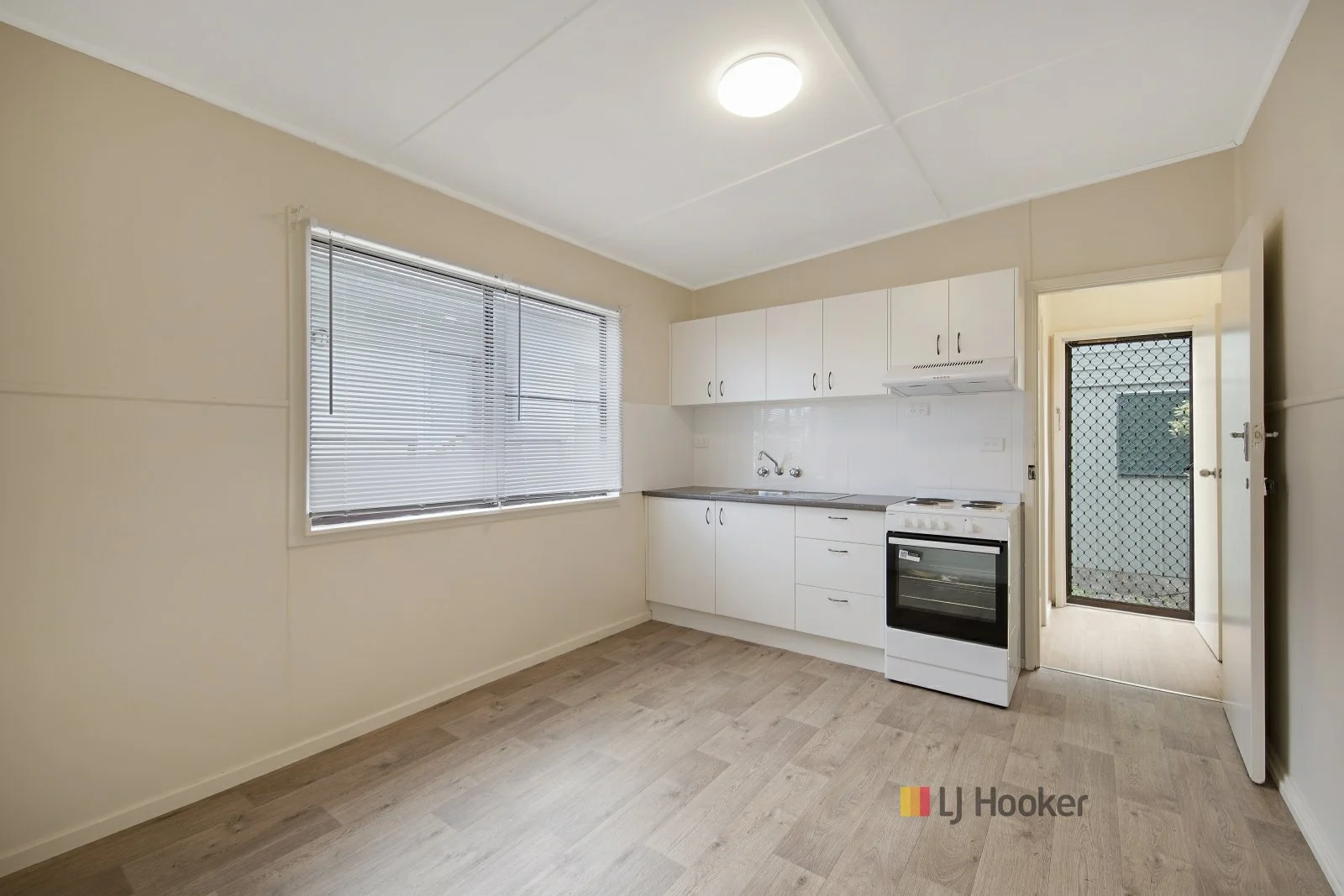 Additional image 4 of 1/94 Budgewoi Road, Noraville NSW 2263