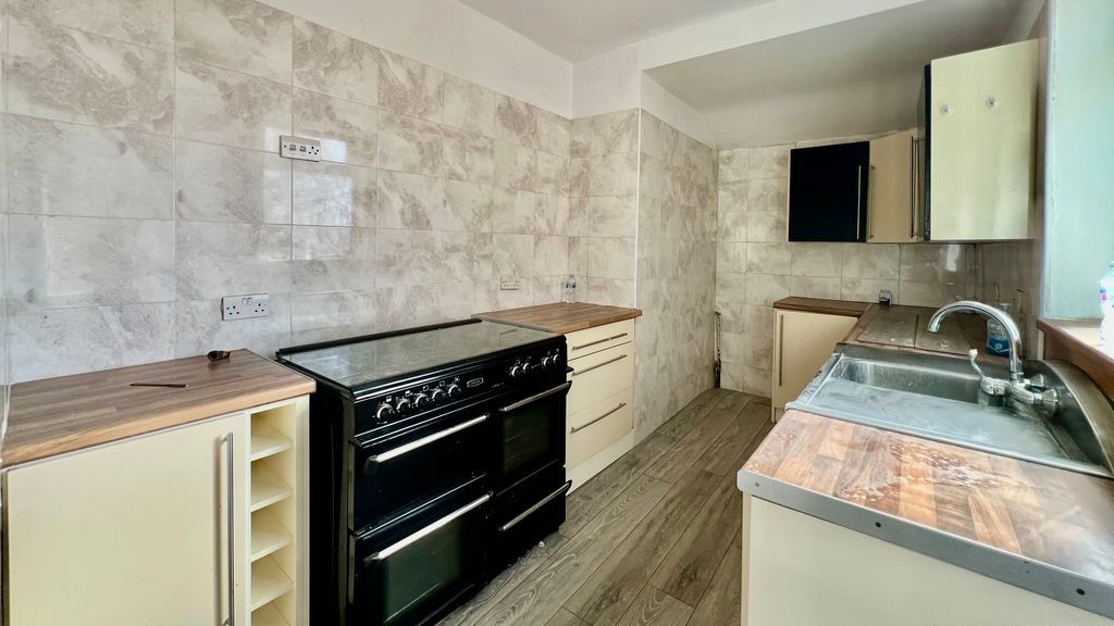 Additional image 4 of 6 bed detached house for saleStation Road, Scunthorpe DN15