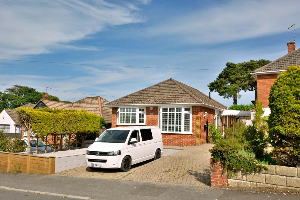 Hull Crescent, Bearwood, Bournemouth, BH11 9RG