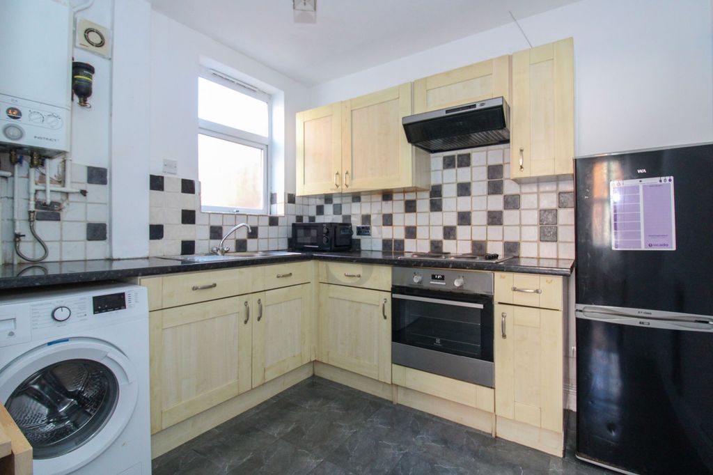 Additional image 4 of 1 bed flat for saleVernon Road, Aylestone LE2