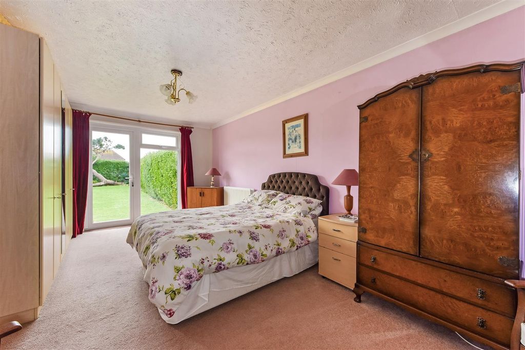 Additional image 11 of 3 bed detached bungalow for saleFarm Road, Bracklesham Bay, Chichester PO20