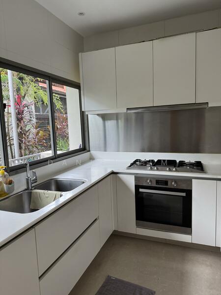 33 Charlton Lane photo 4