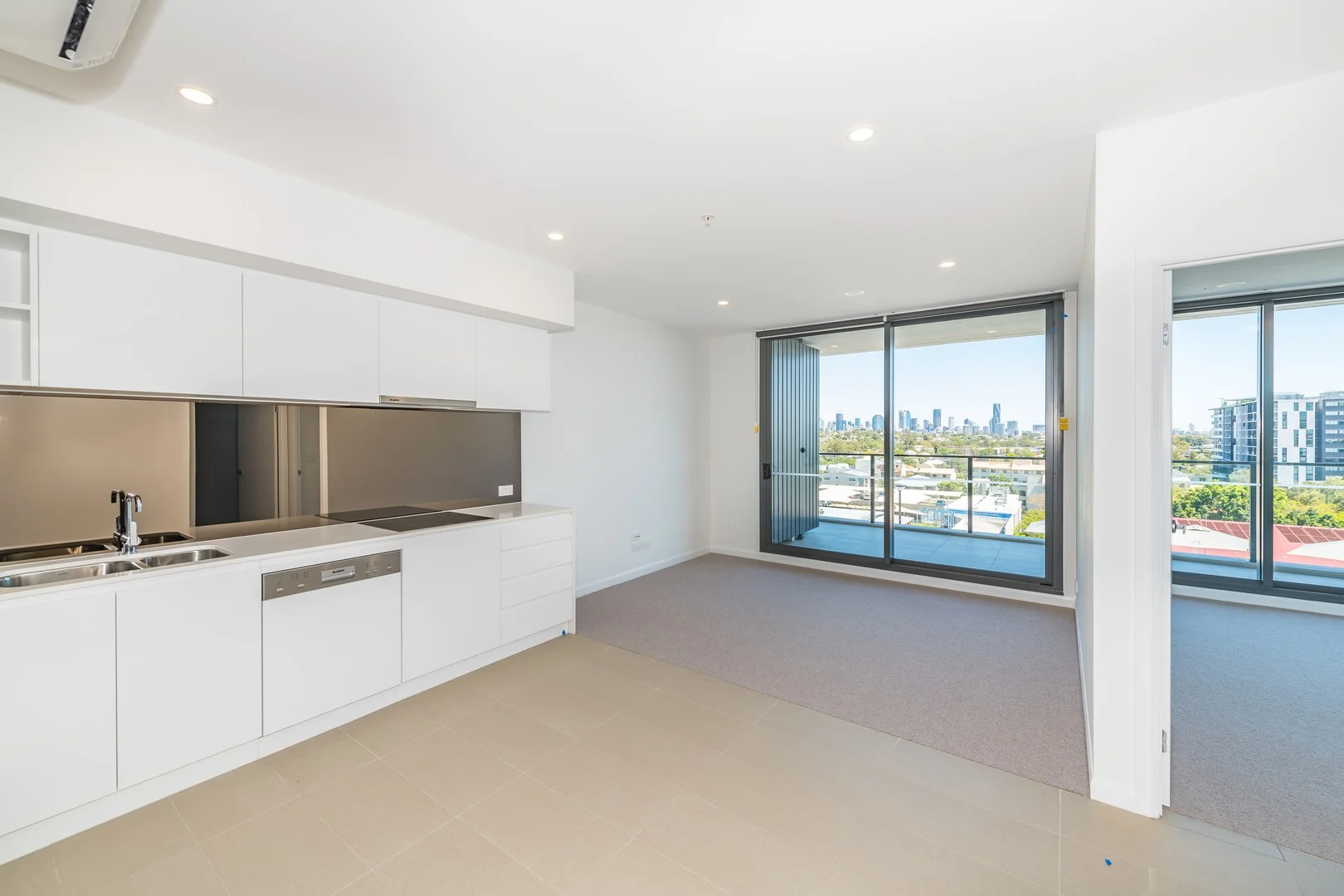 20502/300 Old Cleveland Road, Coorparoo QLD 4151