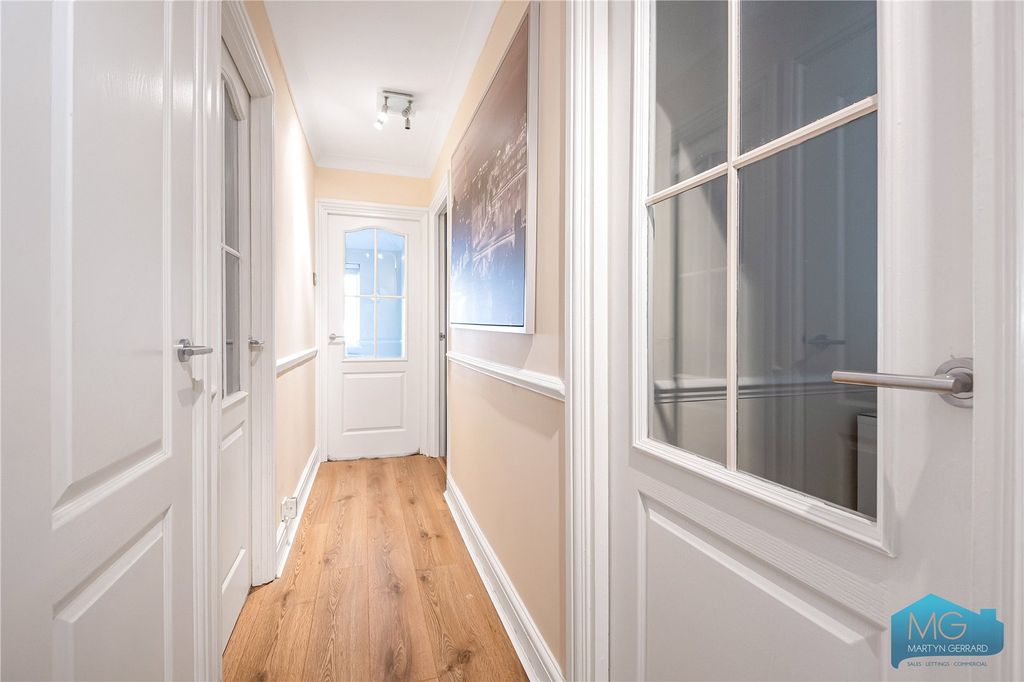 Additional image 7 of 2 bed flat for saleStation Road, New Barnet, Barnet EN5