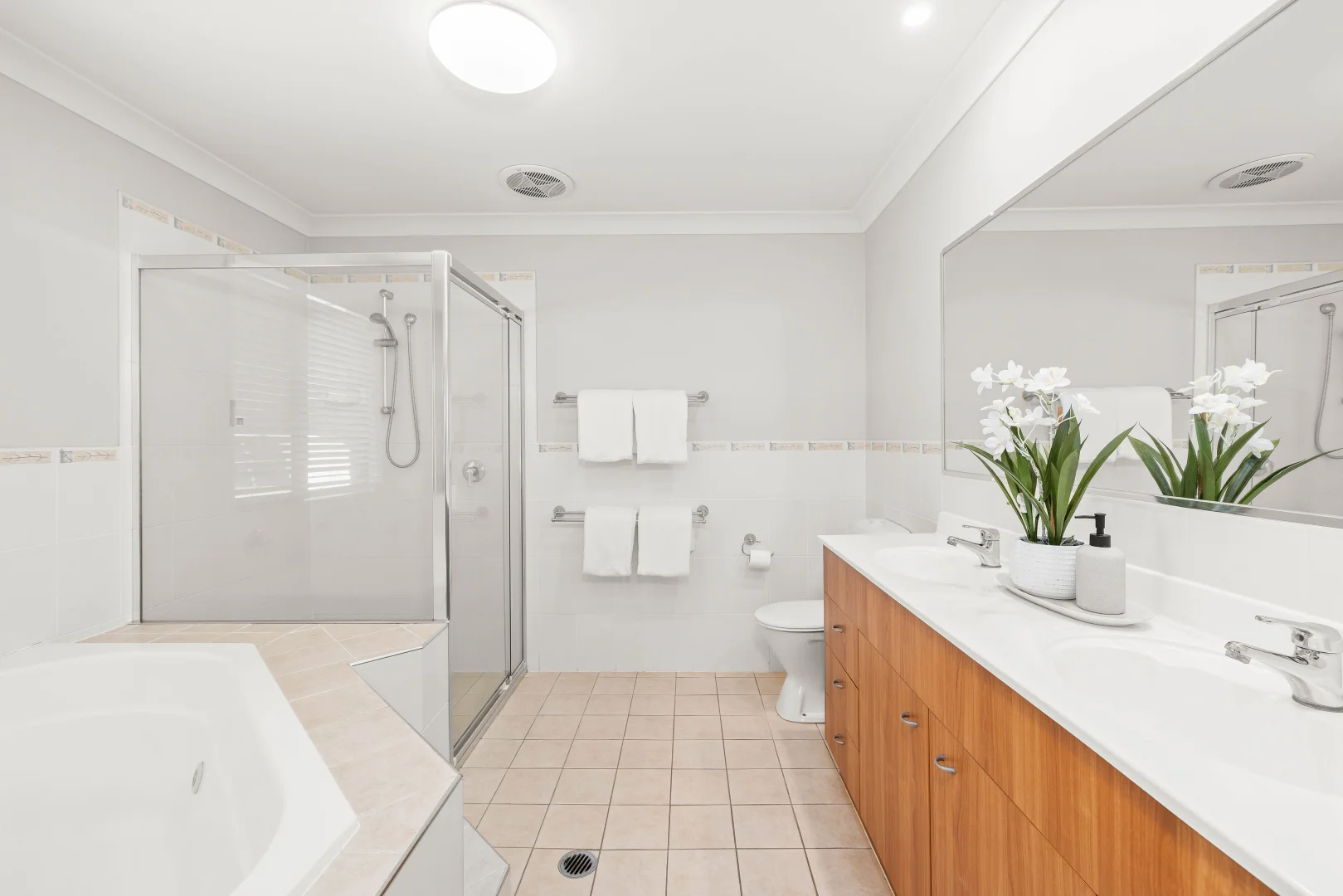 Additional image 26 of 33 Kimbolton Dr, Redland Bay QLD 4165