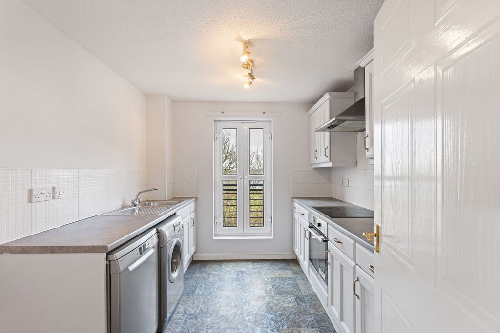 Additional image 2 of 3 bed flat for saleCanavan Court, Falkirk FK2