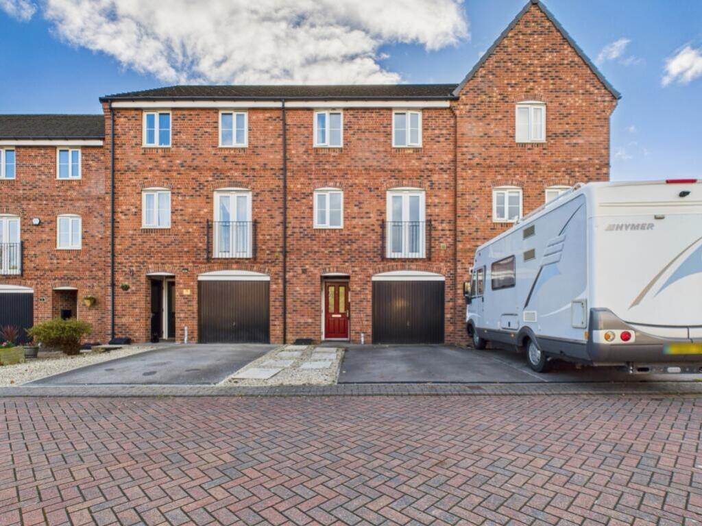 2 Hutton Close, Thornbury, Bradford