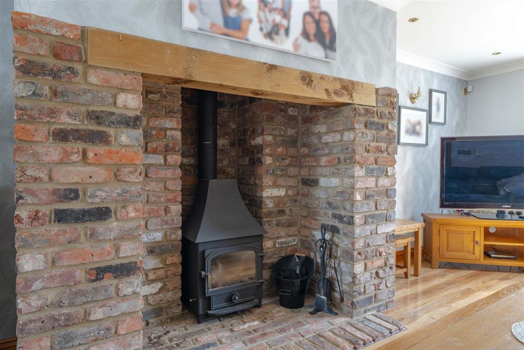 Additional image 7 of 4 bed detached house for saleGlebe Lane, Lower Harlestone, Northampton NN7