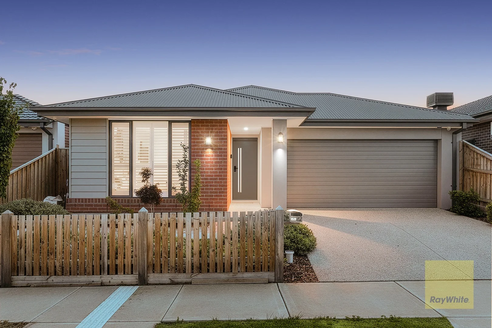 22 Lorikeet Circuit, Rockbank VIC 3335