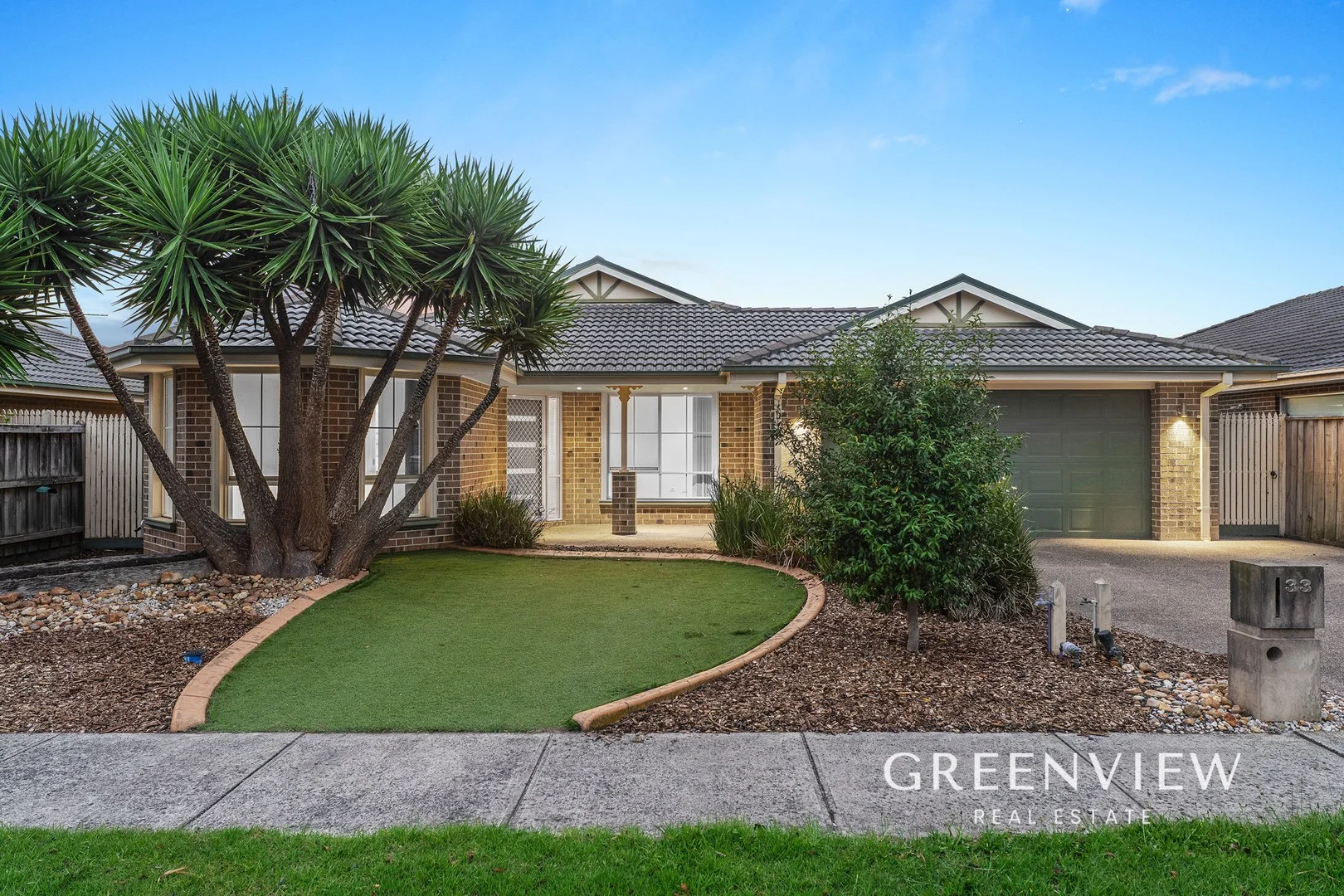 Additional image 2 of 33 Charlbury Crescent, Cranbourne North VIC 3977