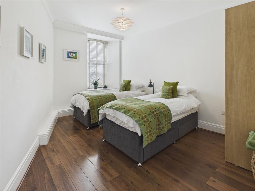 Additional image 7 of 3 bed flat for saleYork House, Tudor Square, Tenby SA70